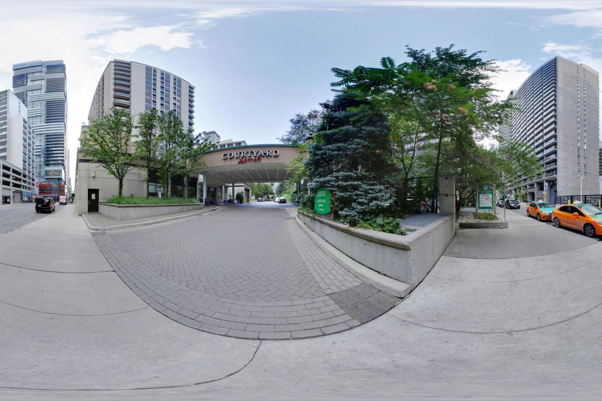 Готель Courtyard By Marriott Toronto Downtown Екстер'єр фото