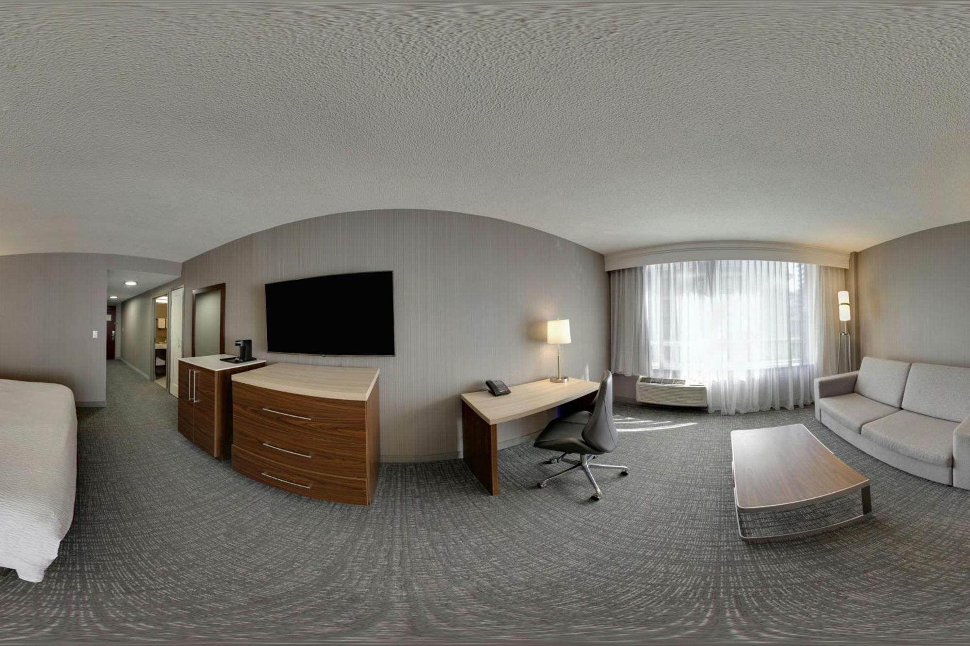 Готель Courtyard By Marriott Toronto Downtown Екстер'єр фото