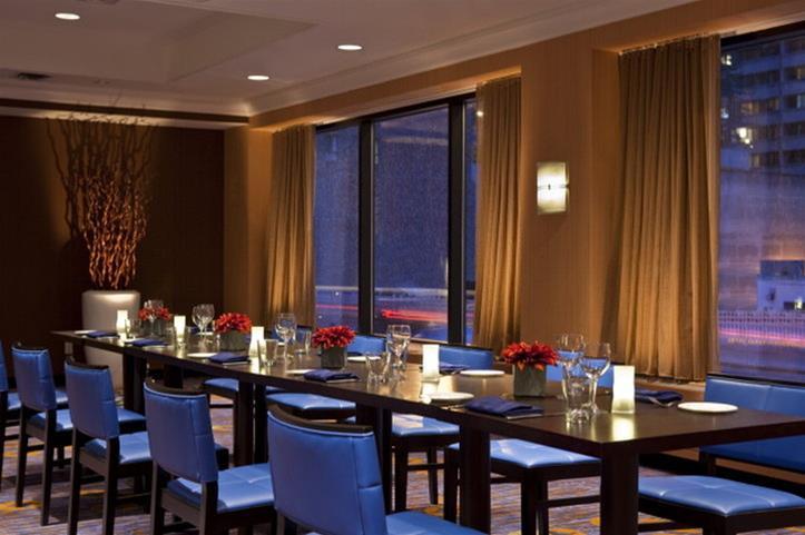 Готель Courtyard By Marriott Toronto Downtown Екстер'єр фото